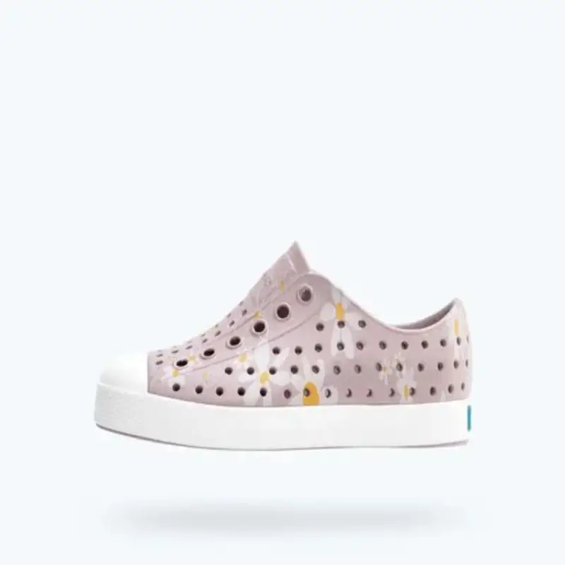 Natives Jefferson Daises Water Shoe